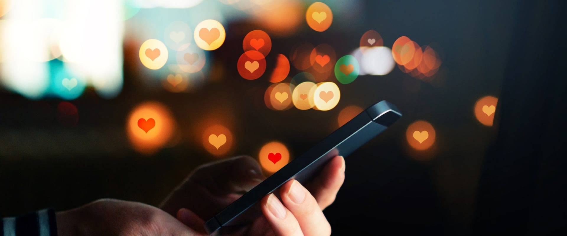 How to Start a Conversation on an Online Dating Site